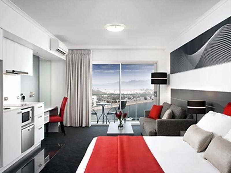 Oaks Townsville Metropole Hotel Экстерьер фото